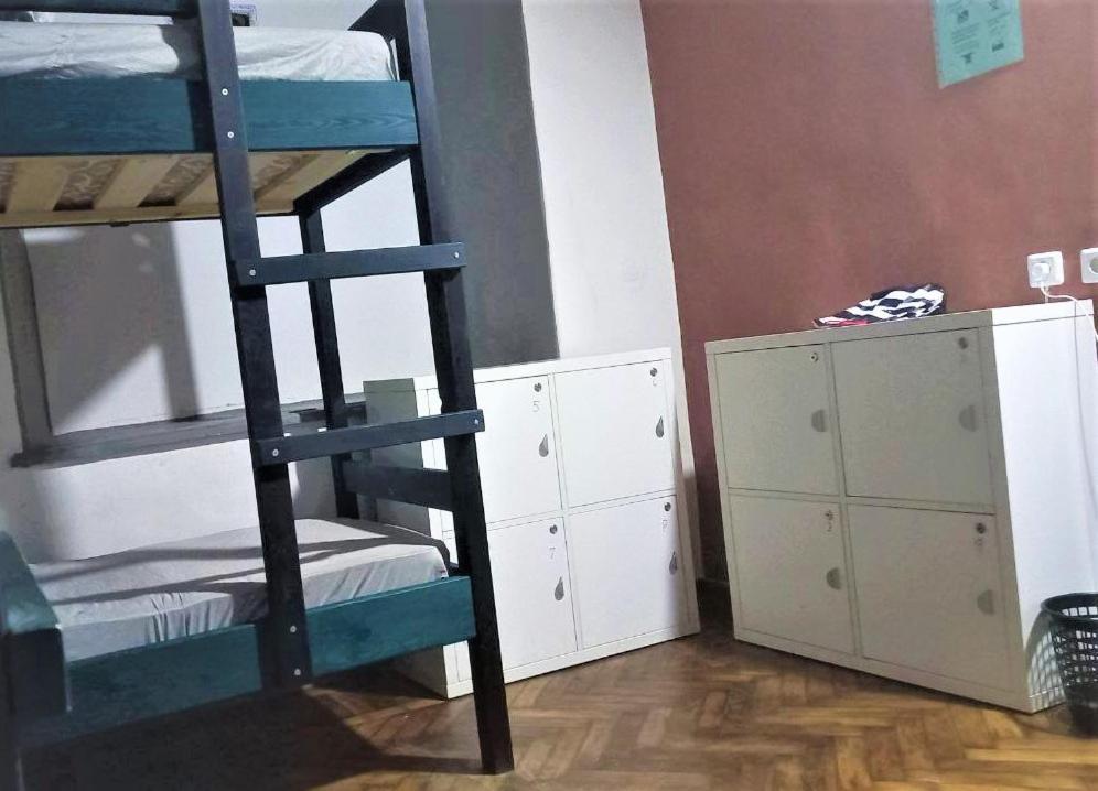 Bern Hostel คีชีเนา ภายนอก รูปภาพ