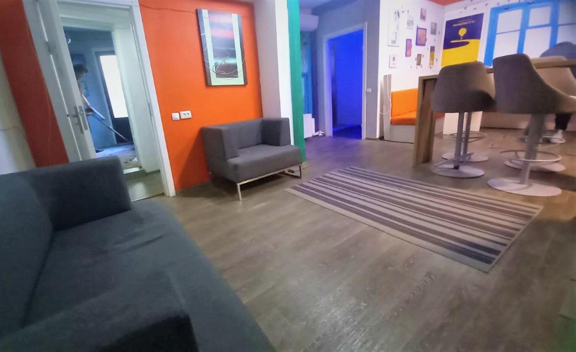 Bern Hostel คีชีเนา ภายนอก รูปภาพ