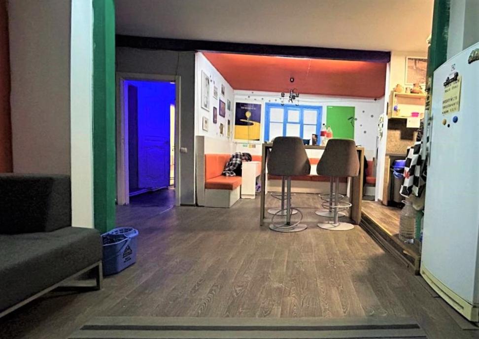 Bern Hostel คีชีเนา ภายนอก รูปภาพ