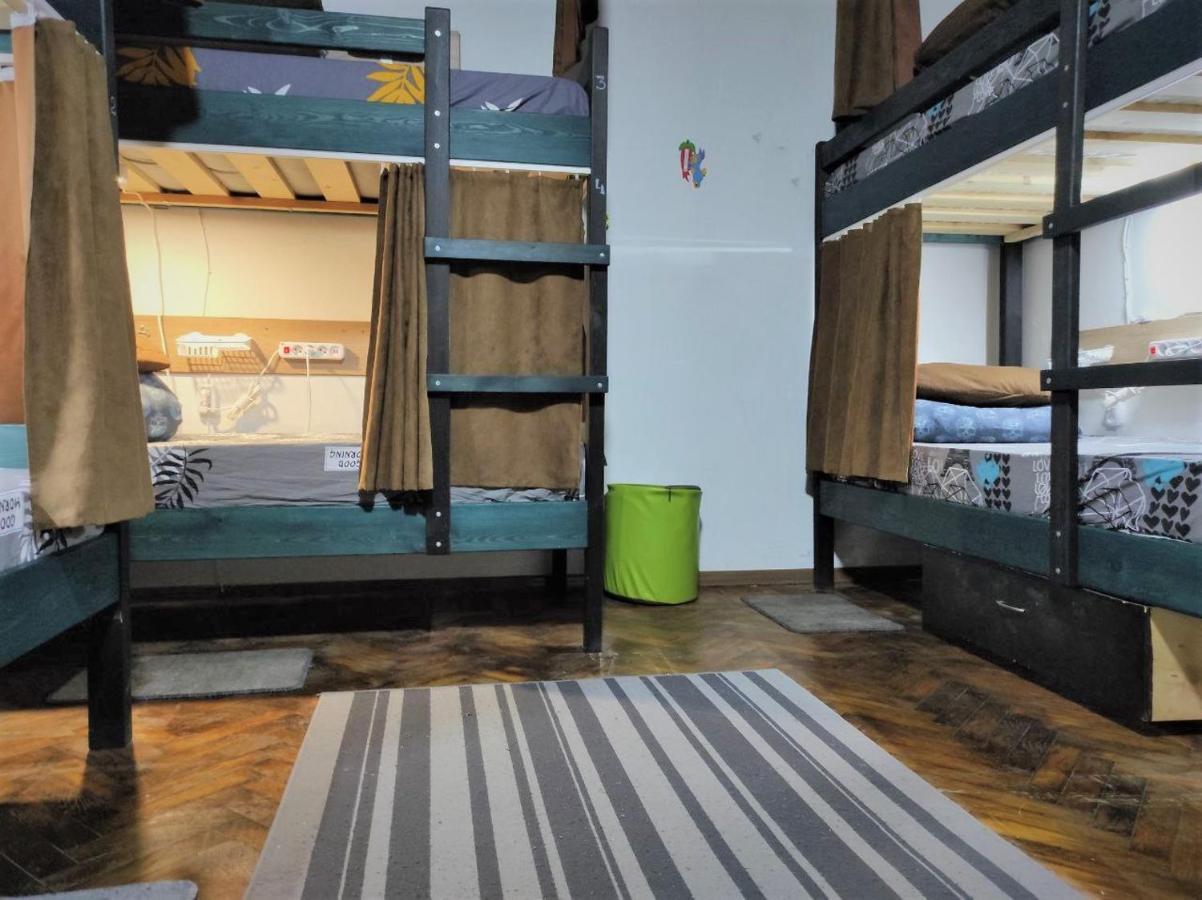Bern Hostel คีชีเนา ภายนอก รูปภาพ