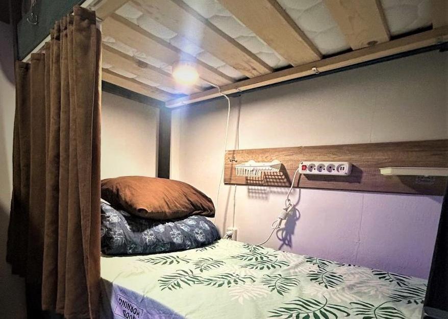 Bern Hostel คีชีเนา ภายนอก รูปภาพ