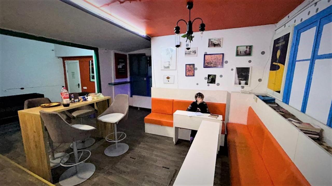 Bern Hostel คีชีเนา ภายนอก รูปภาพ