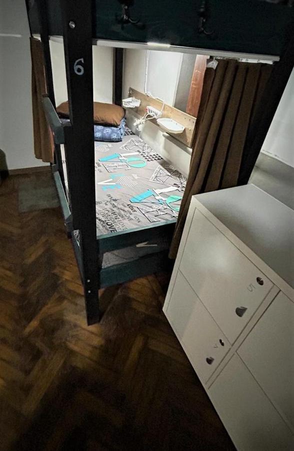 Bern Hostel คีชีเนา ภายนอก รูปภาพ