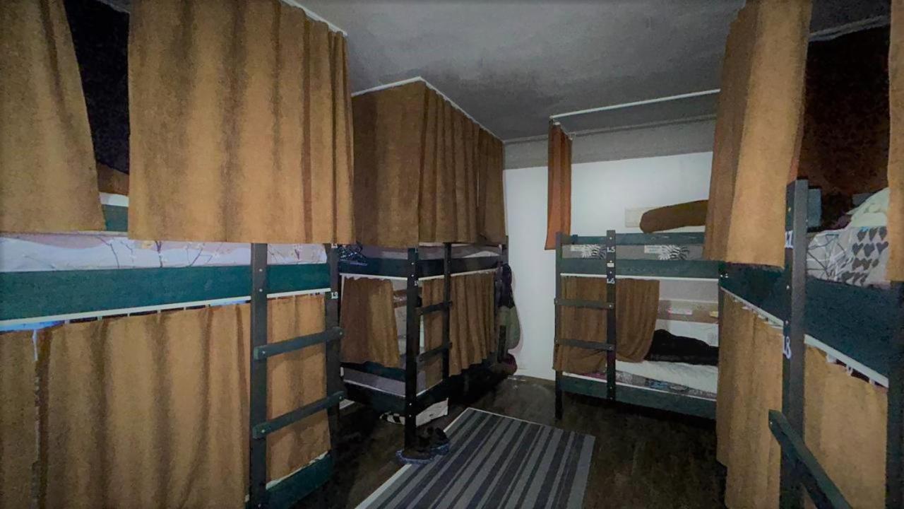 Bern Hostel คีชีเนา ภายนอก รูปภาพ