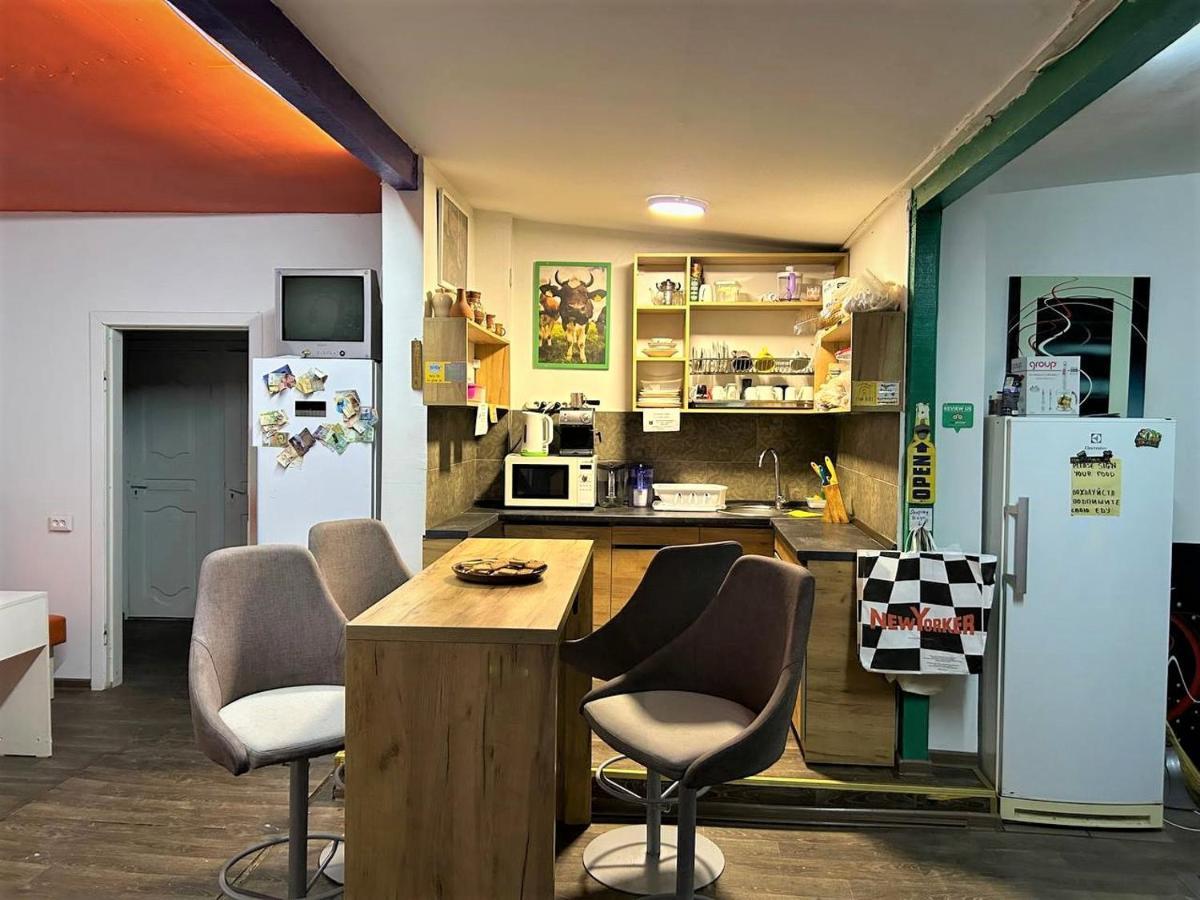 Bern Hostel คีชีเนา ภายนอก รูปภาพ