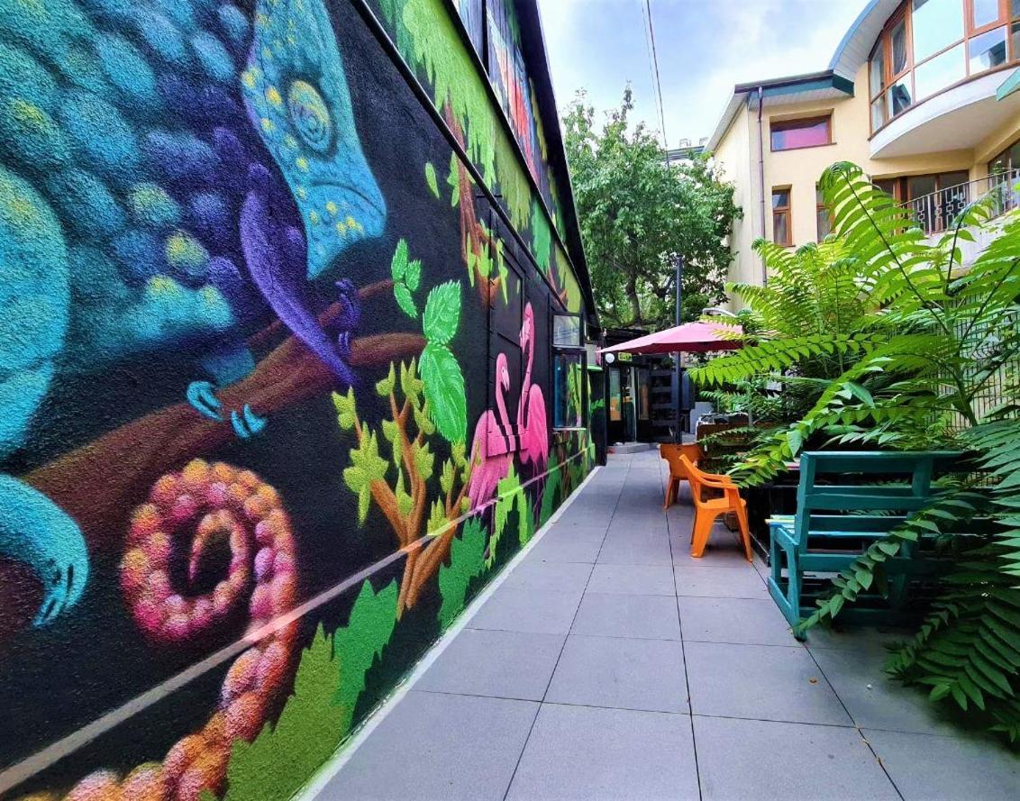 Bern Hostel คีชีเนา ภายนอก รูปภาพ
