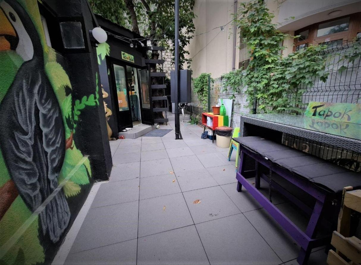 Bern Hostel คีชีเนา ภายนอก รูปภาพ