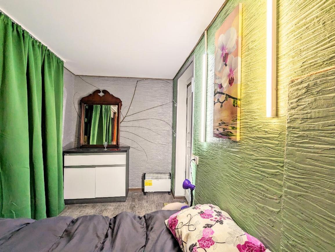 Bern Hostel คีชีเนา ภายนอก รูปภาพ
